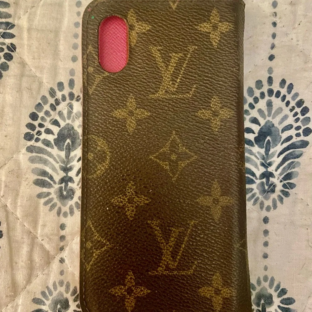 Louis Vuitton Brown and Gold Monogram Case
